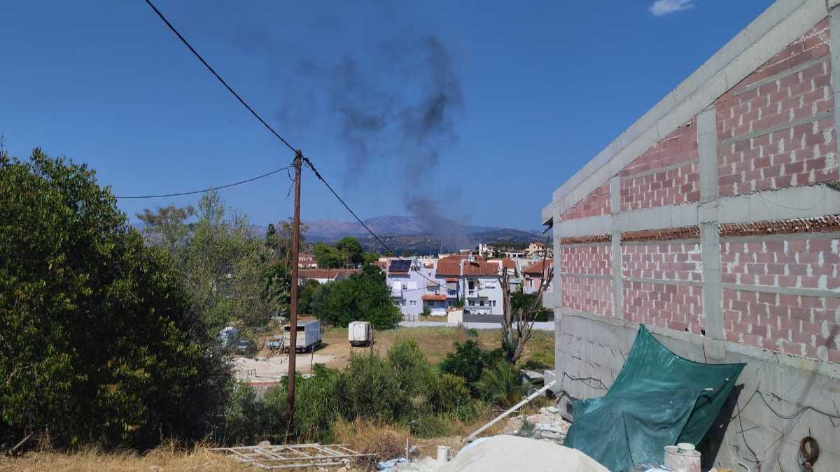 Φωτιά στην Άρια Ναυπλίου, δίπλα στο ΕΠΑΛ