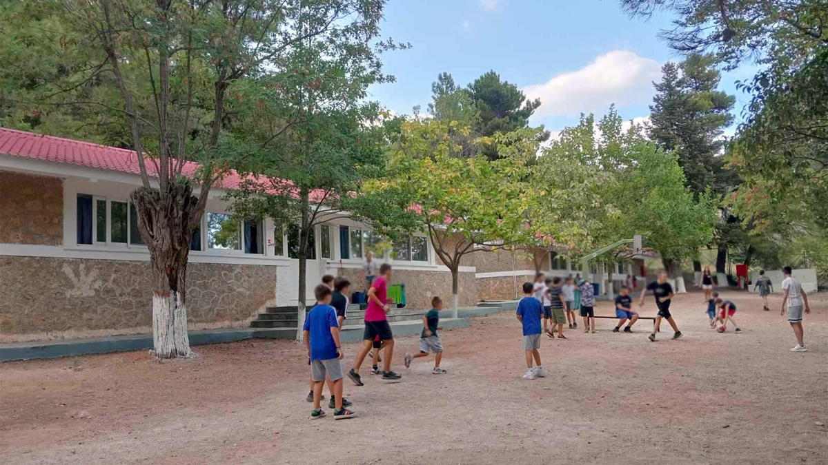 Κορινθία: Μία όαση δροσιάς για παιδιά και ηλικιωμένους στο ορεινό Κλημέντι