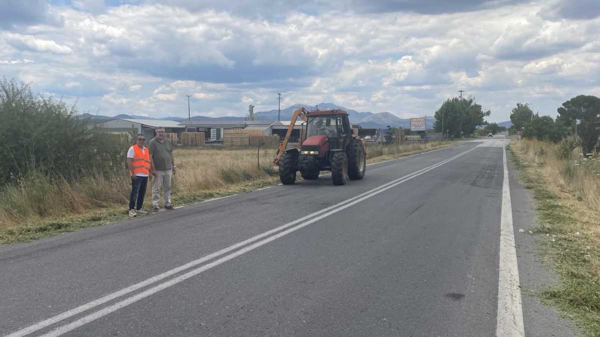 Συνεχίζονται οι καθαρισμοί πρανών στην Αρκαδία