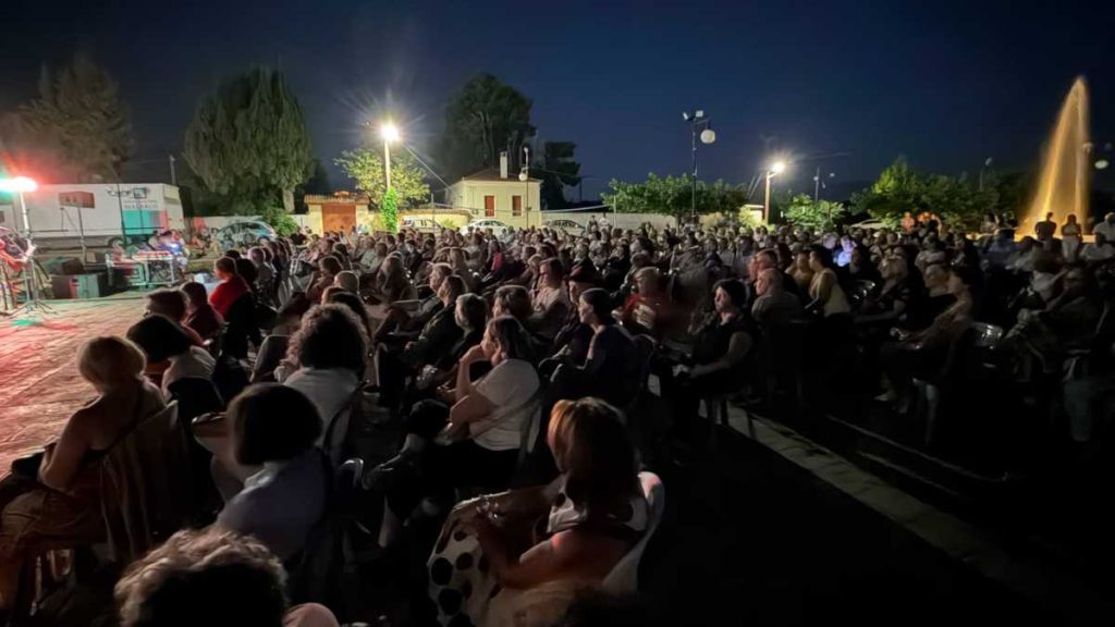 Κουρτάκι συναυλία