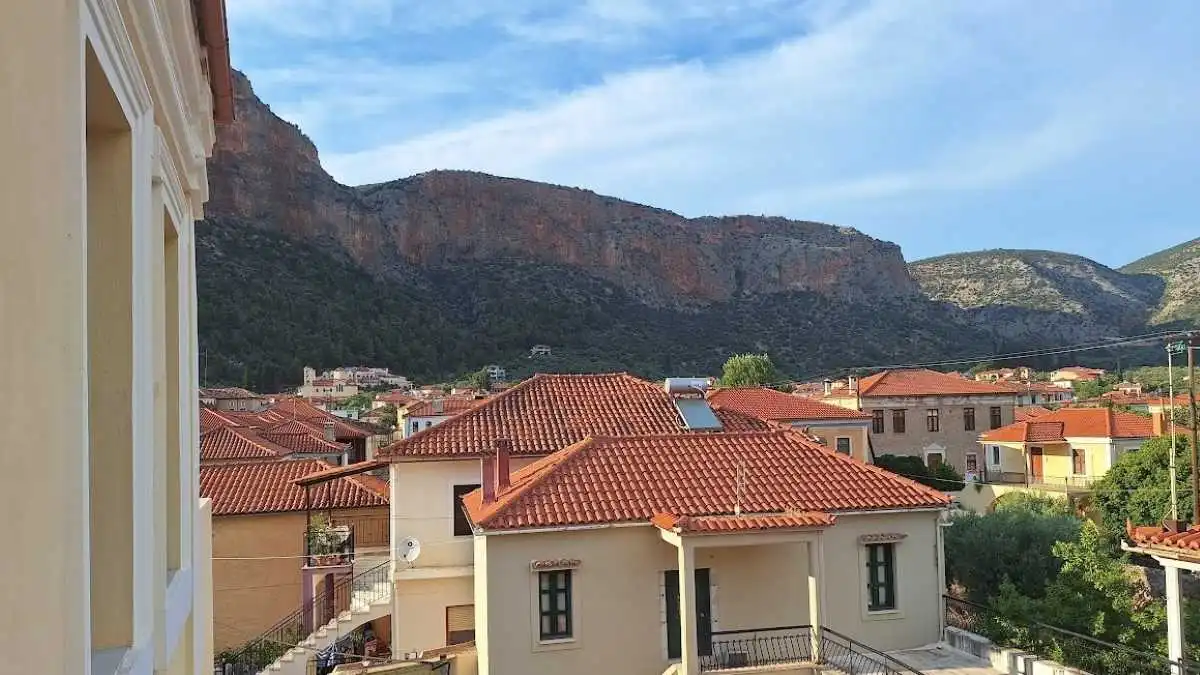 Λεωνίδιο: 220.000 ευρώ για τον αρχιτεκτονικό φωτισμό του Βράχου