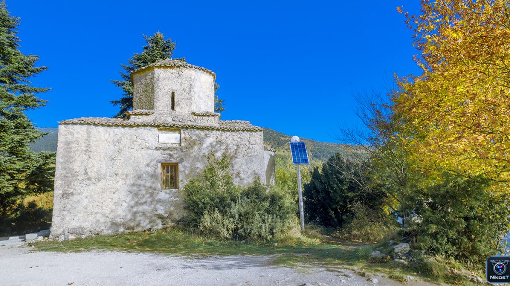 Εκκλησία στη Λίμνη Δόξα