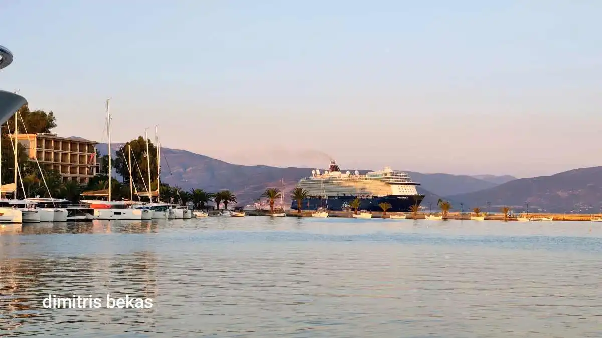 Ναύπλιο: Κατέπλευσε το κρουαζιερόπλοιο Mein Schiff 5