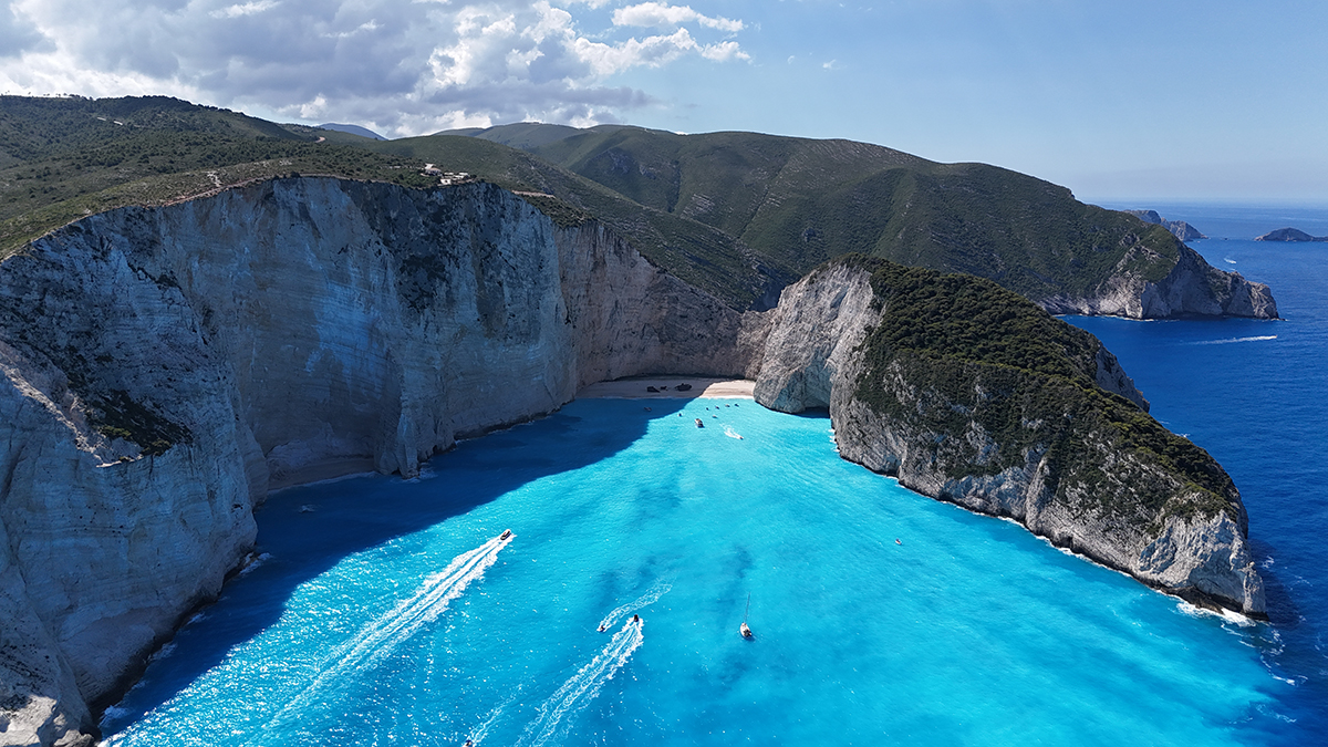 Μία από τις πιο φωτογραφημένες παραλίες στον κόσμο βρίσκεται στο Ιόνιο