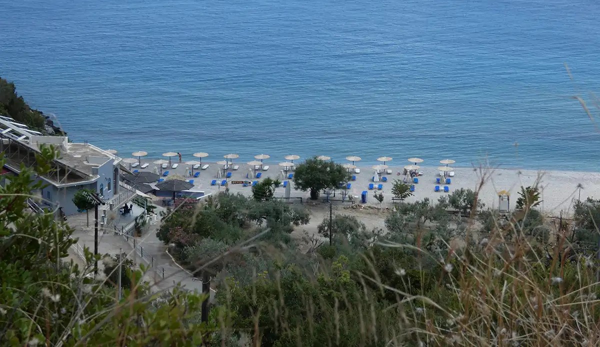 Πελοπόννησος: 54 γαλάζιες σημαίες απέναντι σε 48 ακατάλληλα σημεία