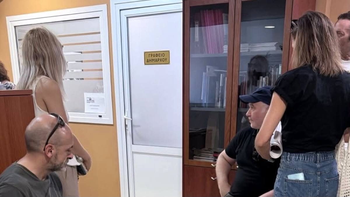 H συλλογικότητα Αμεα «Μιδενική Ανοχή» στον δήμαρχο Άργους