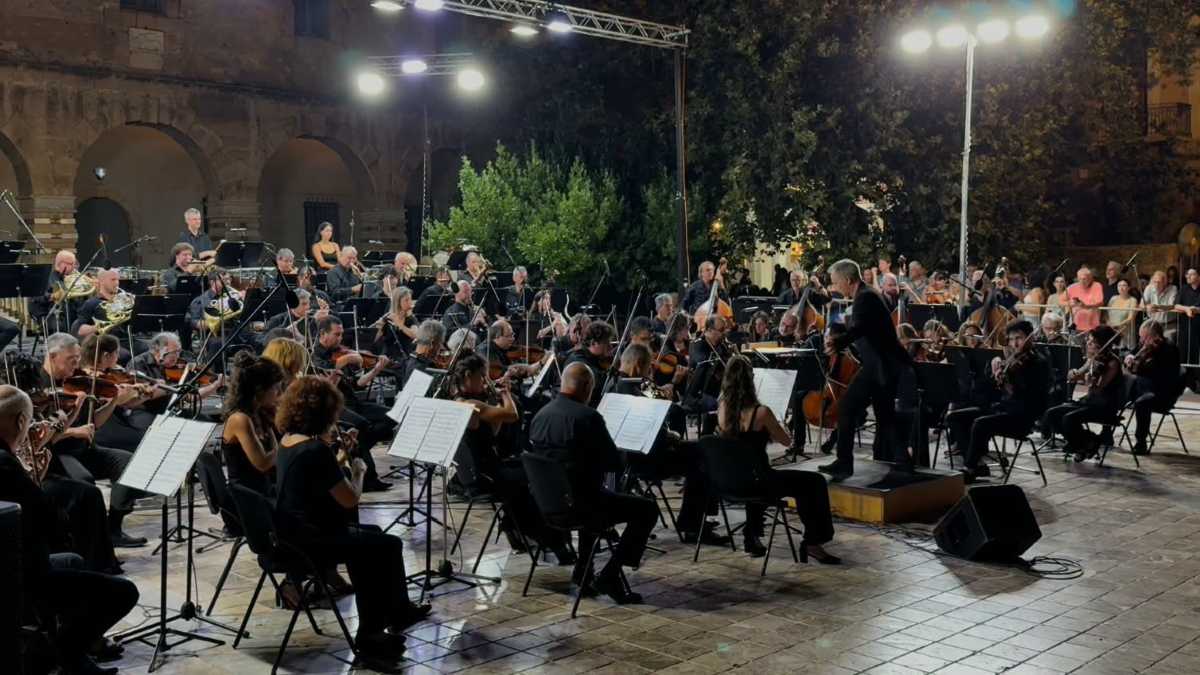 Η Κρατική Ορχήστρα Αθηνών μάγεψε την πλατεία Συντάγματος στο Ναύπλιο