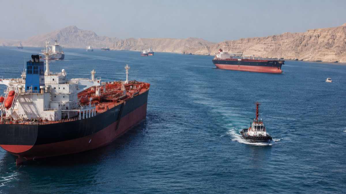 Στενά του Ορμούζ: Γιατί η νέα κρίση μπορεί να οδηγήσει σε ακριβότερη ενέργεια και αυξήσεις στις τιμές