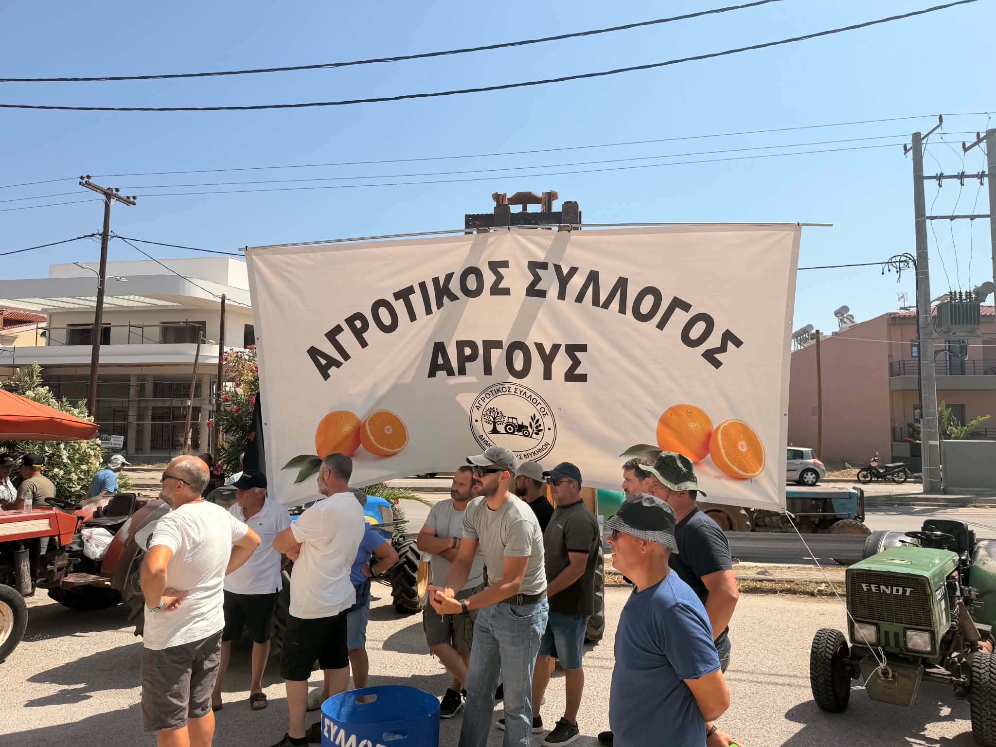 Οι αγρότες κατέβηκαν με τρακτέρ στο Ναύπλιο για το νερό