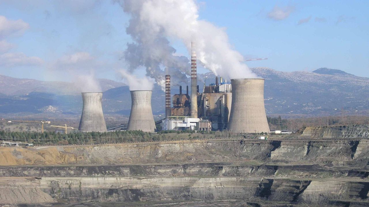 Μεγαλόπολη: Η βιομηχανική ιστορία της ΔΕΗ γίνεται παλιοσίδερα