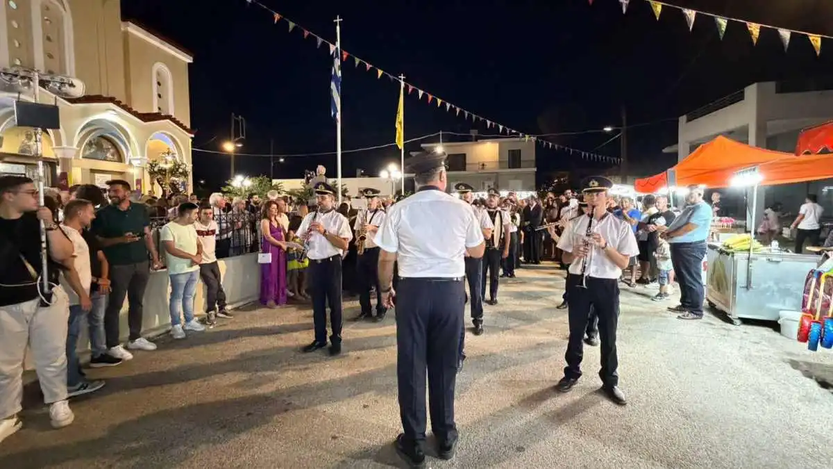 Κουτσοπόδι: Με θρησκευτικές εκδηλώσεις και παραδοσιακούς χορούς τιμήθηκε η Αγία Κυριακή